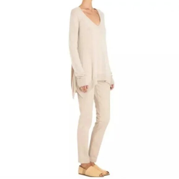 The Row | 100% Cashmere Mio Oversized V Neck Beige A-line Shape Sweater - Picture 4 of 17
